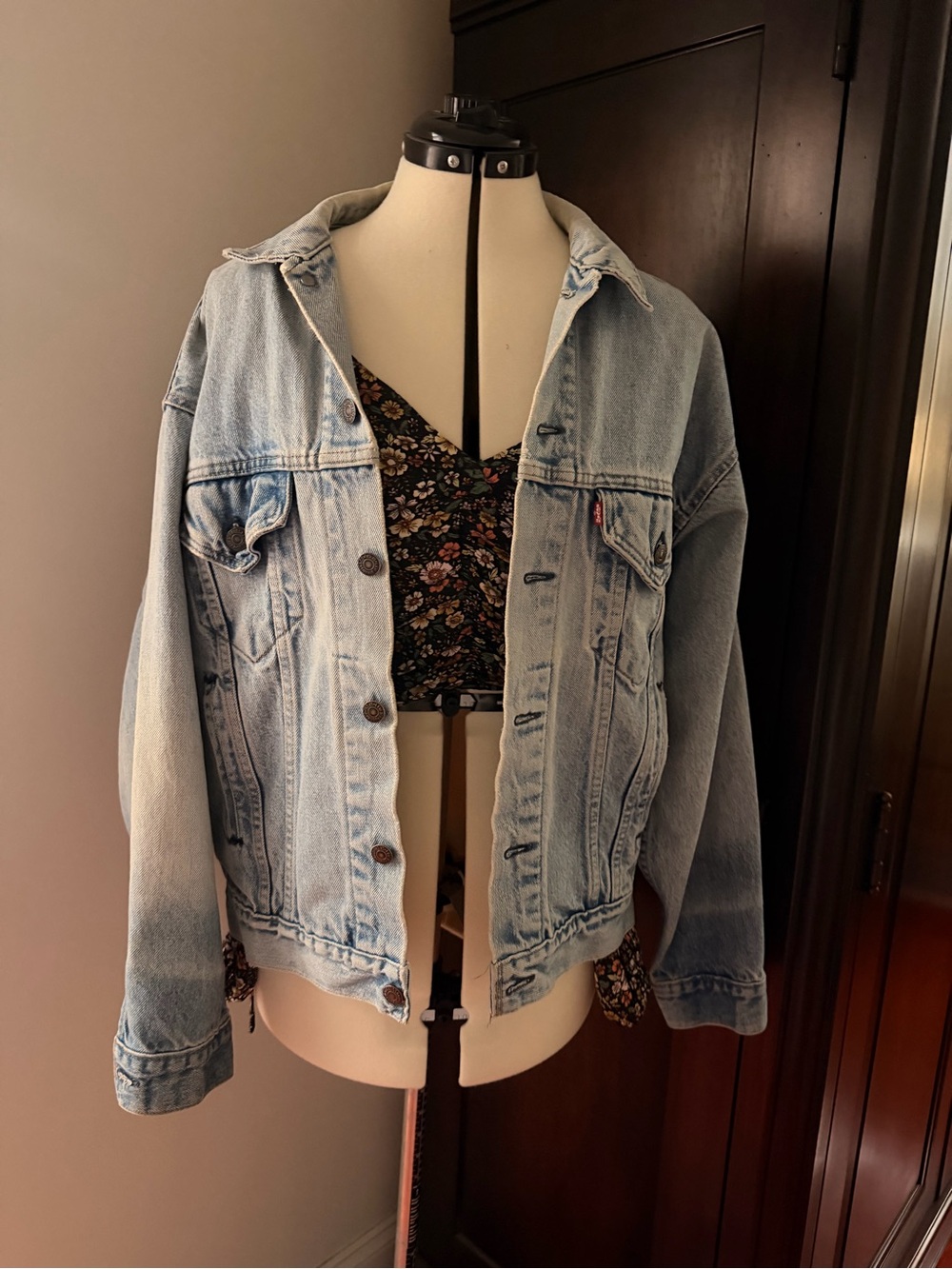 Vintage Levi’s  light Wash Denim Jacket - Women's Casual Oversized Jacket